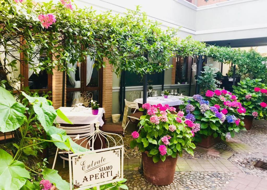 Confezione Fiori Freschi con Cassetta – Mattarana Garden